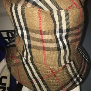 Burberry reversible bucket hat
